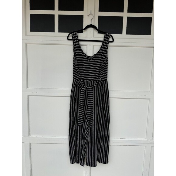 Torrid Jumpsuit Black White Striped Culotte Tie Front Sleeveless Size 3 3x 22-24 - Picture 1 of 9